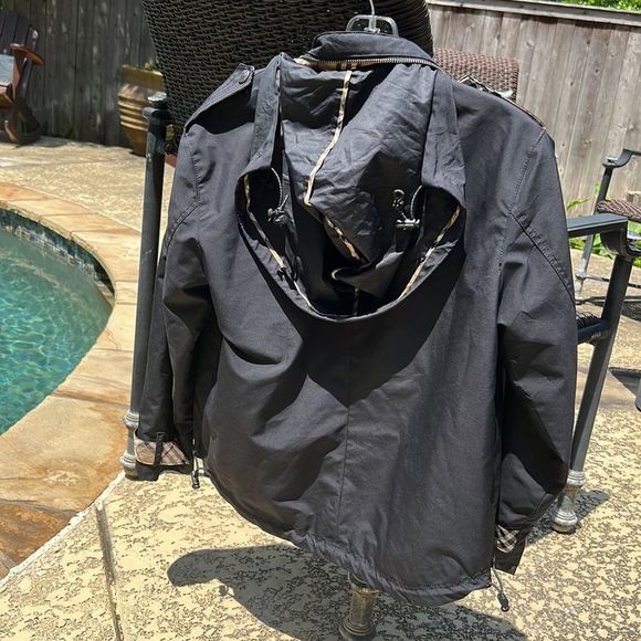 Burberry London Black 150A Jacket with Khaki Plaid Accents and Zipper Hood - Picture 5 of 16